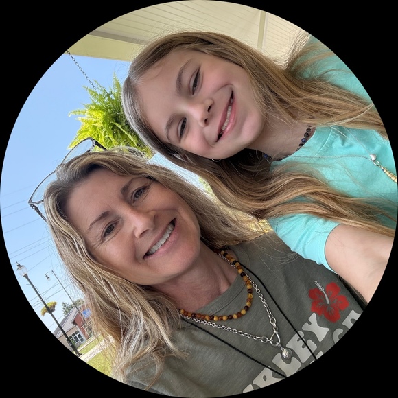 lisabowlin70